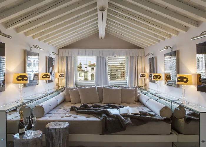 Palazzina Grassi 5* Venedig