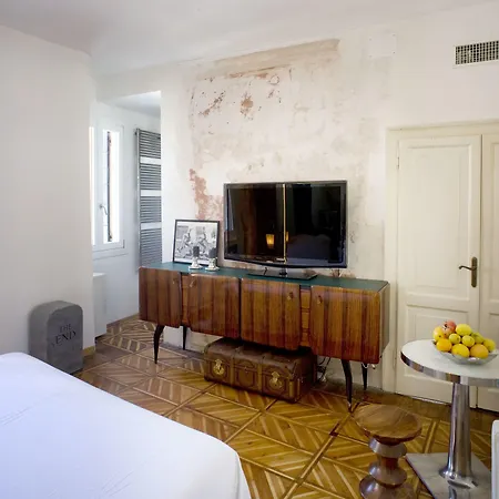 Ξενοδοχείο Palazzina Grassi 5*