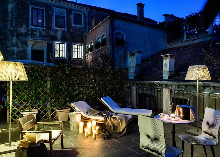 Palazzina Grassi 5* Venise