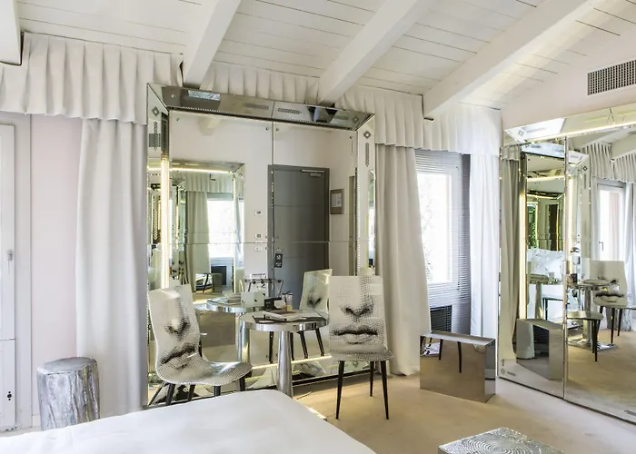 Hotell Palazzina Grassi 5*