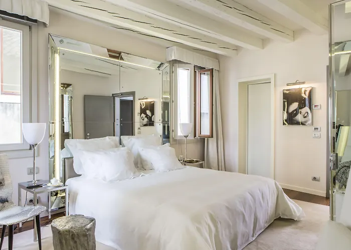 Hotell Palazzina Grassi 5*