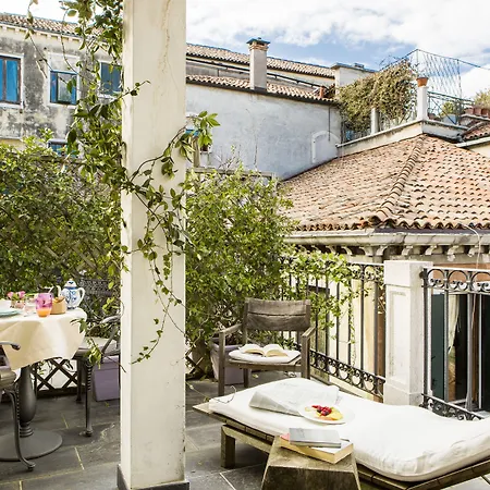 Palazzina Grassi מלון 5*