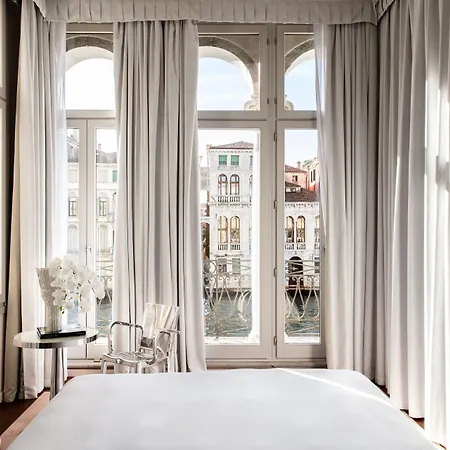 Palazzina Grassi 5* ונציה